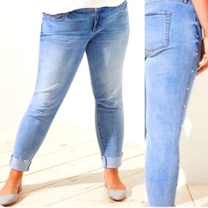 Women's plus size Loft Plus Modern Skinny light wash pearl side jeans size 20